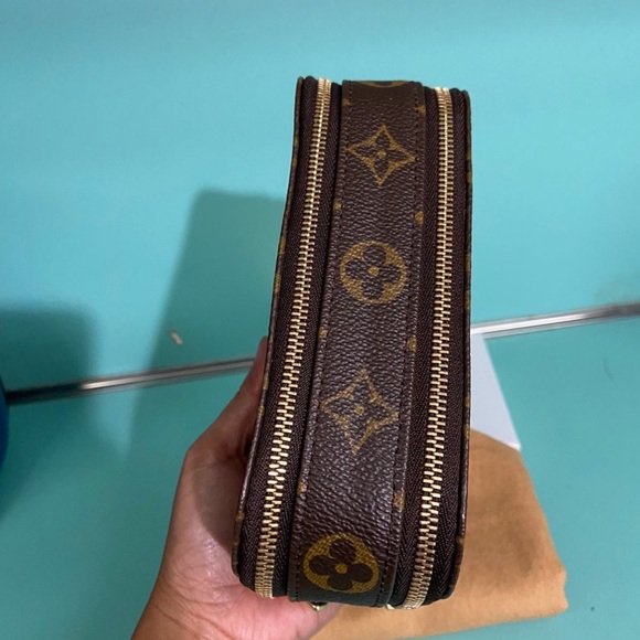 LOUIS VUITTON Gorgeous New Travel Jewelry Case - Picture 5 of 10